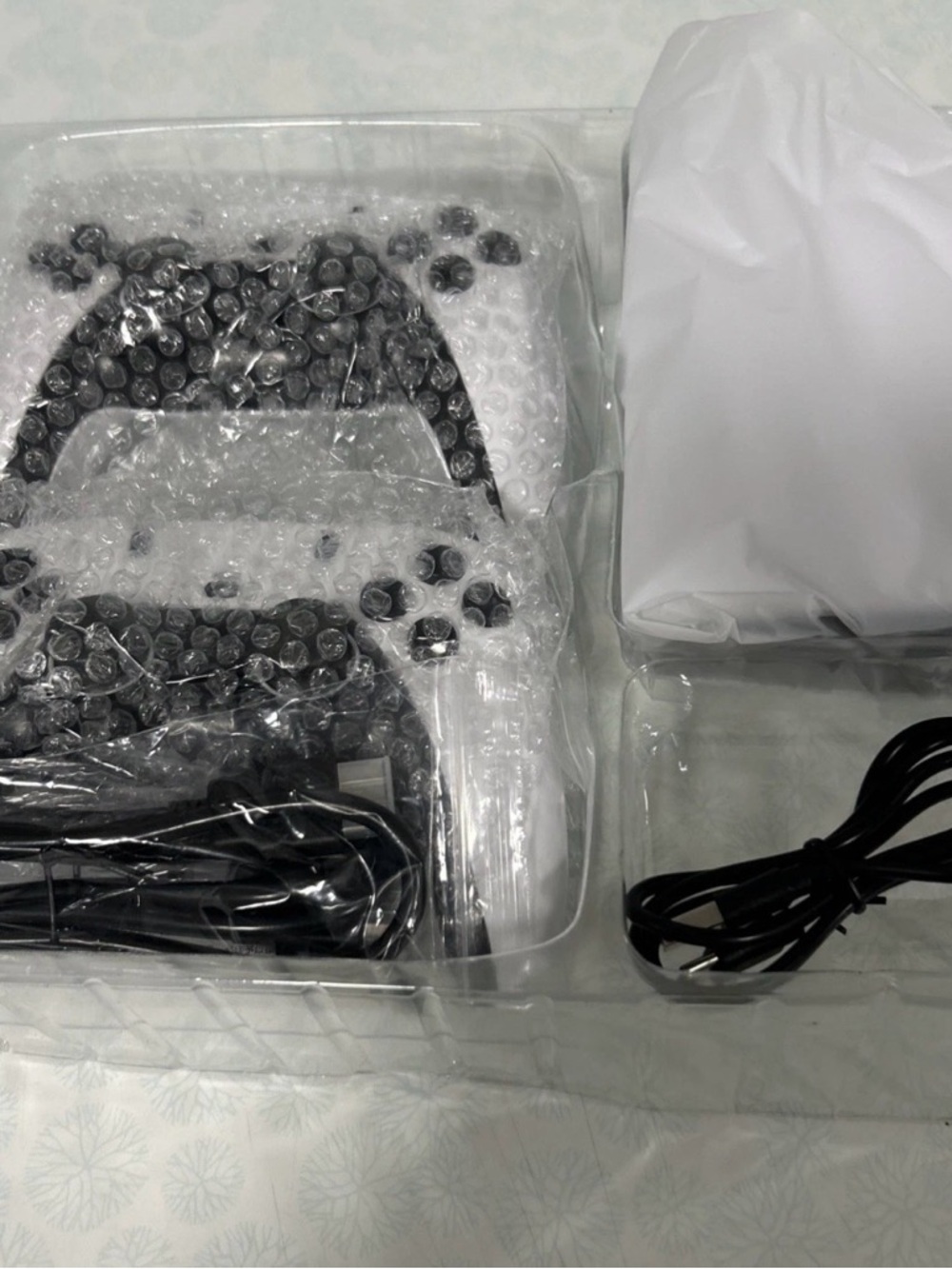 RS5 2.4G Wireless White Gaming Console with Controller - Picture 2 of 11